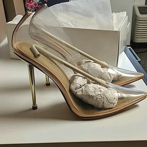 8.5 New. Clear with gold heel and nude detail  😍